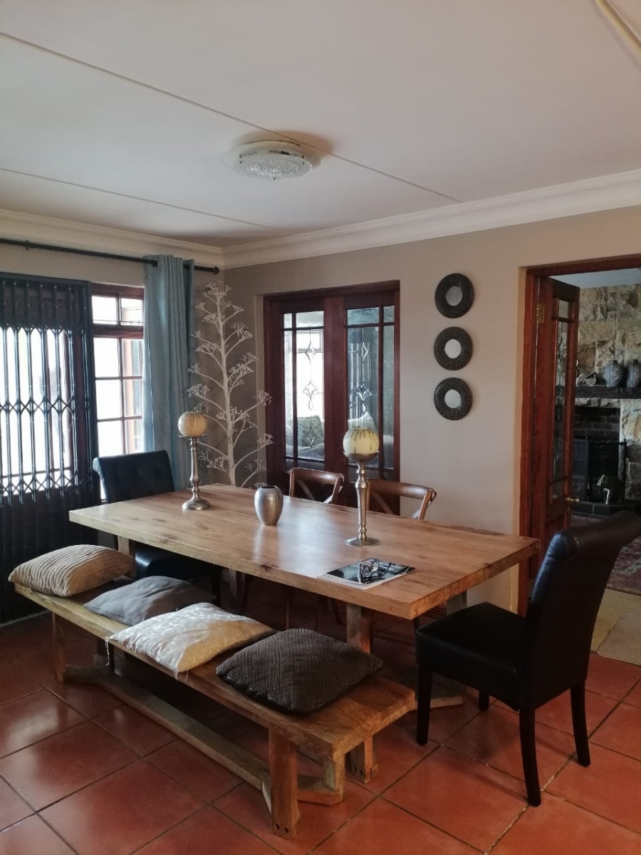 4 Bedroom Property for Sale in Rome Glen Western Cape